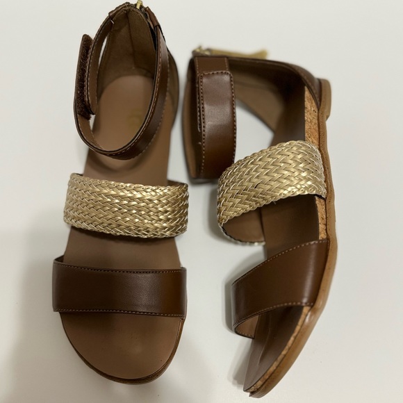 UGG “Mirabel” Metallic Leather Woven Ankle Strap Tassel Sandals NWOT/NWOB - Picture 1 of 10